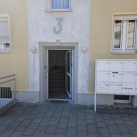 Quarto em Acomodações Particulares Mit Wlan Fuer Studenten Oder Auch Urlauber ! *